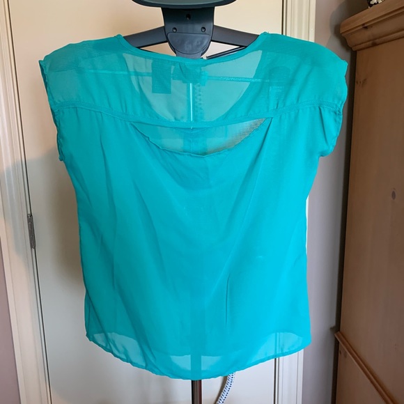 Francesca’s Collection top - Picture 2 of 4